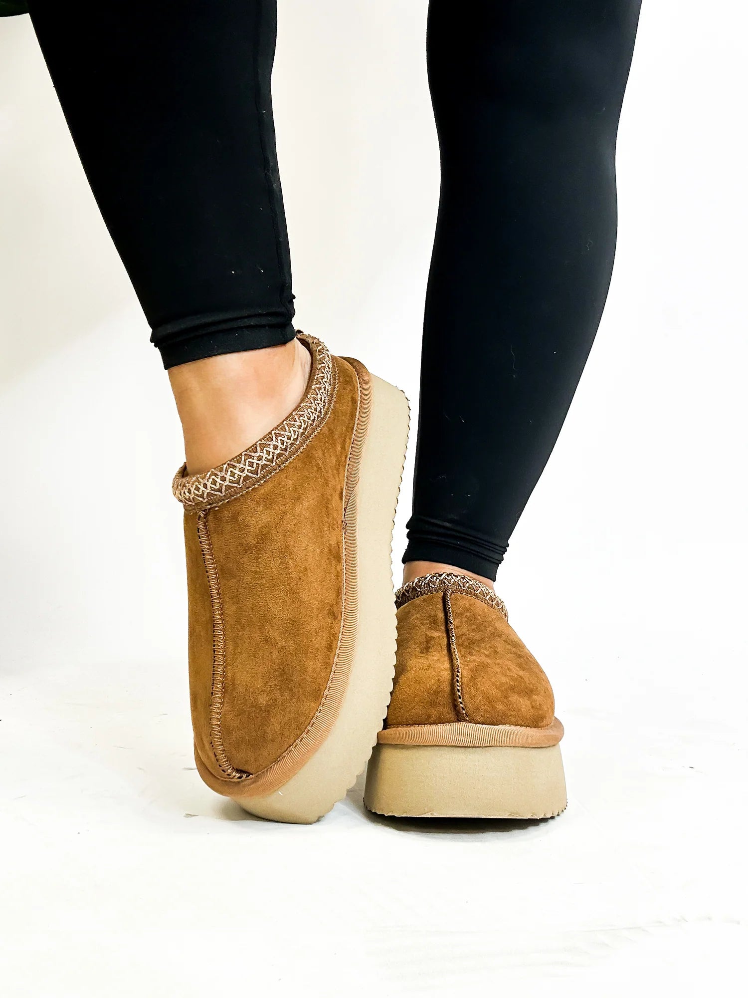 ugg moccasins tobacco Moccasin Slipper Dakota Size UGG Ladies' Dakota Slipper Costco Moccasin Slipper Ugg Dakota Tobacco
