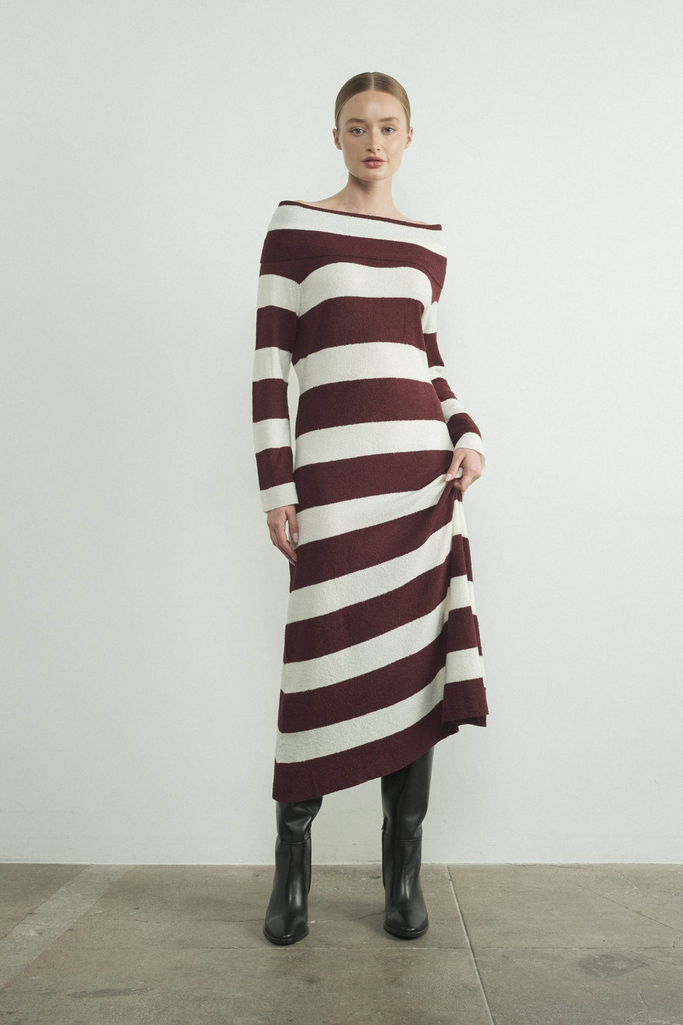 BURGUNDY SWEATER DRESS