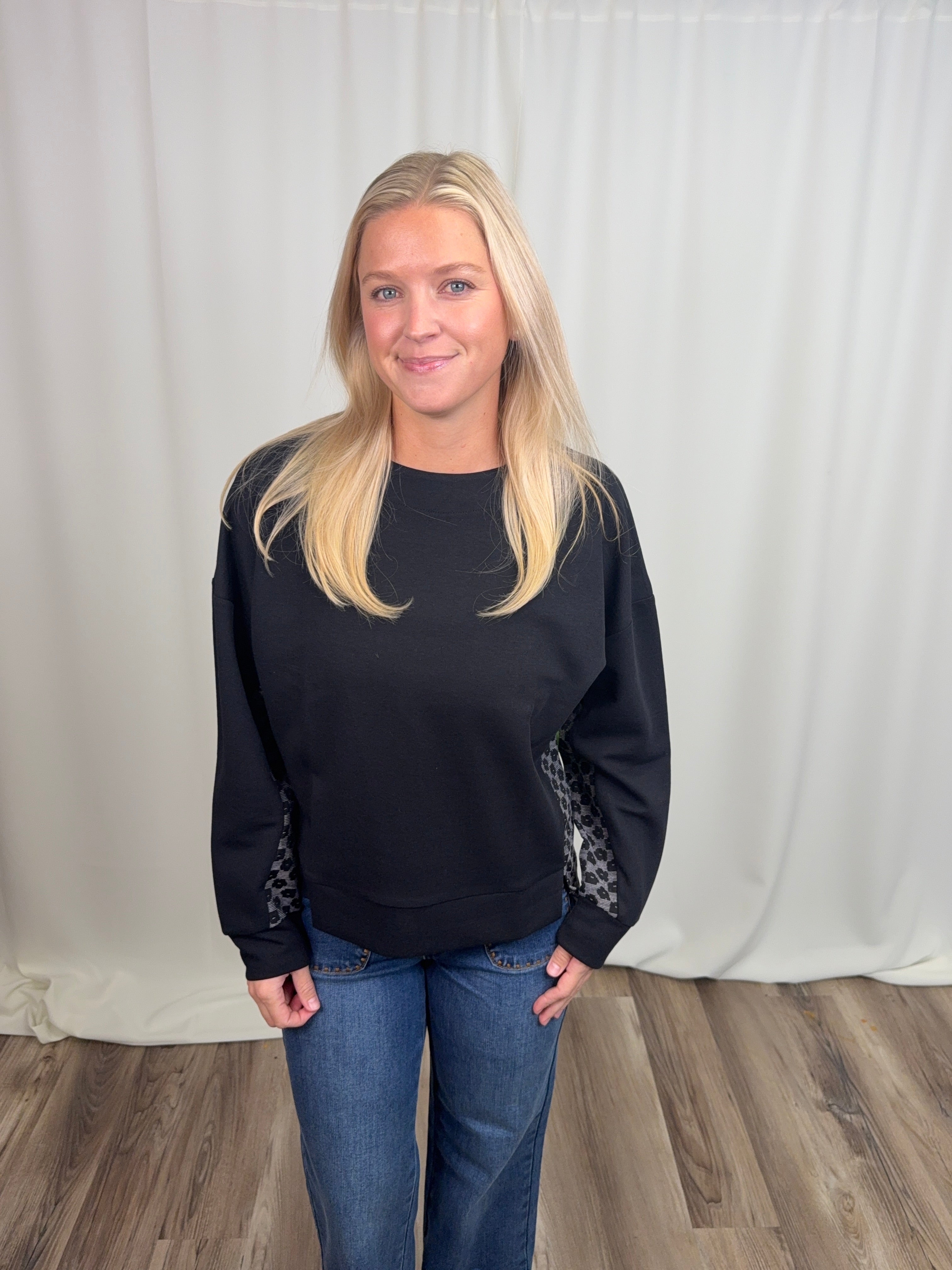 Pullover W Side Detailing