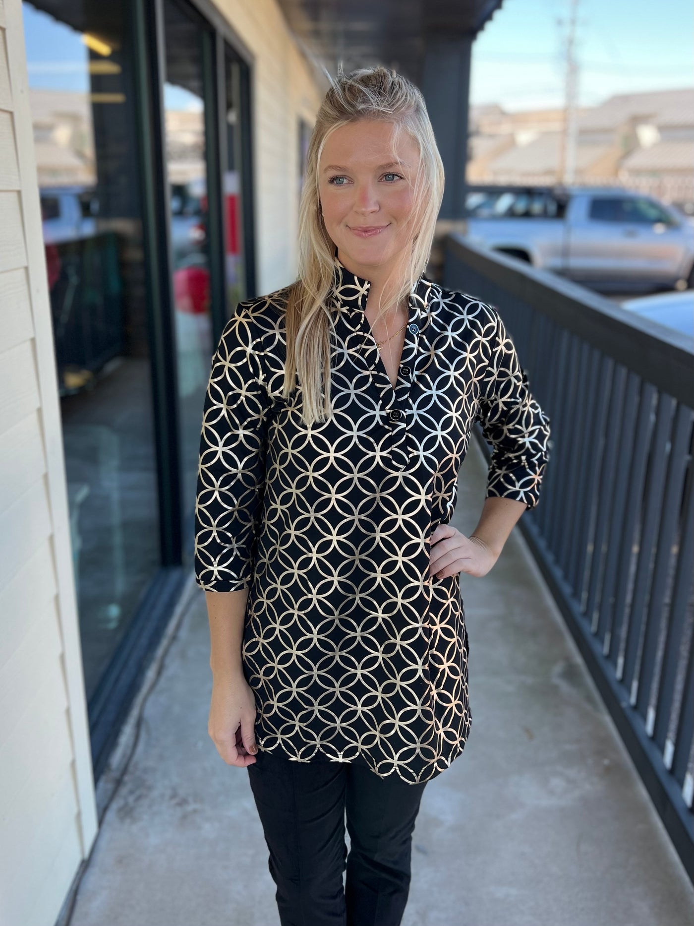 Blk/Gold Travel Tunic