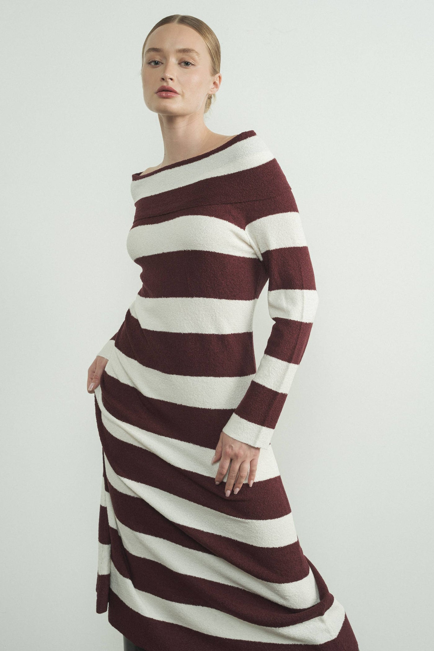 BURGUNDY SWEATER DRESS