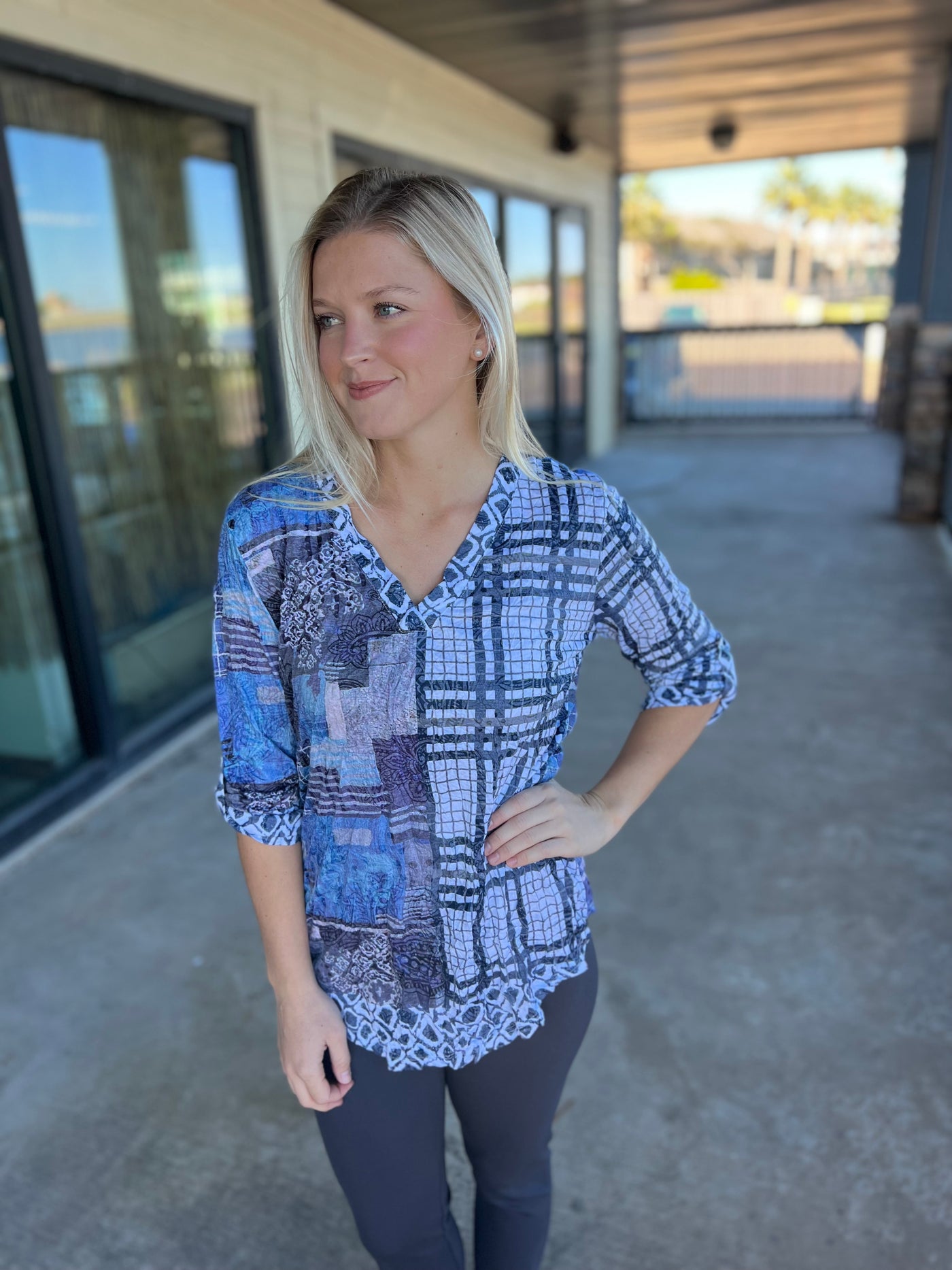 Navy Crinkle V-neck Media Top