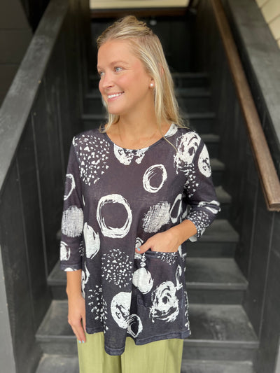 Black and White Pocket Top