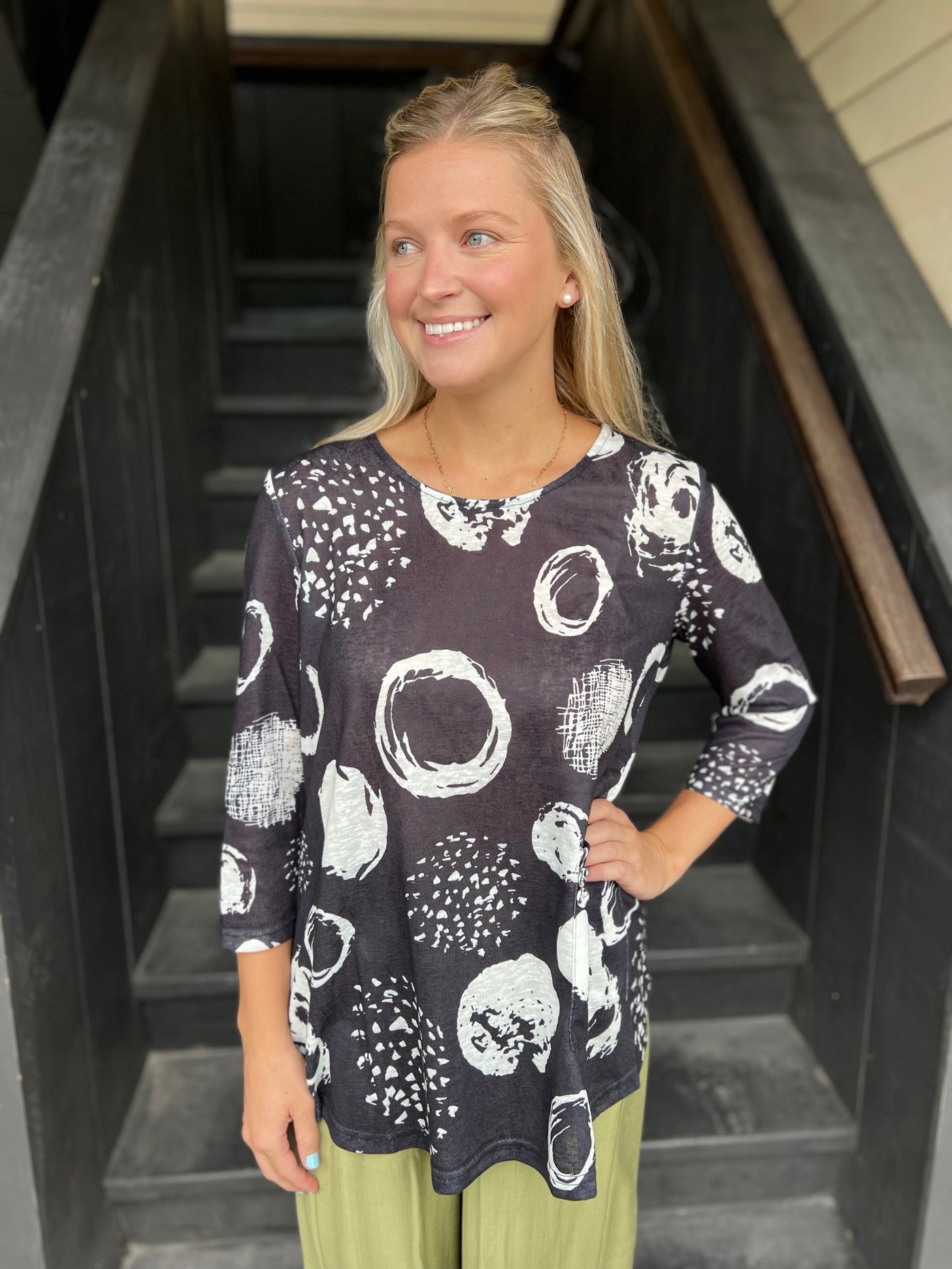Black and White Pocket Top