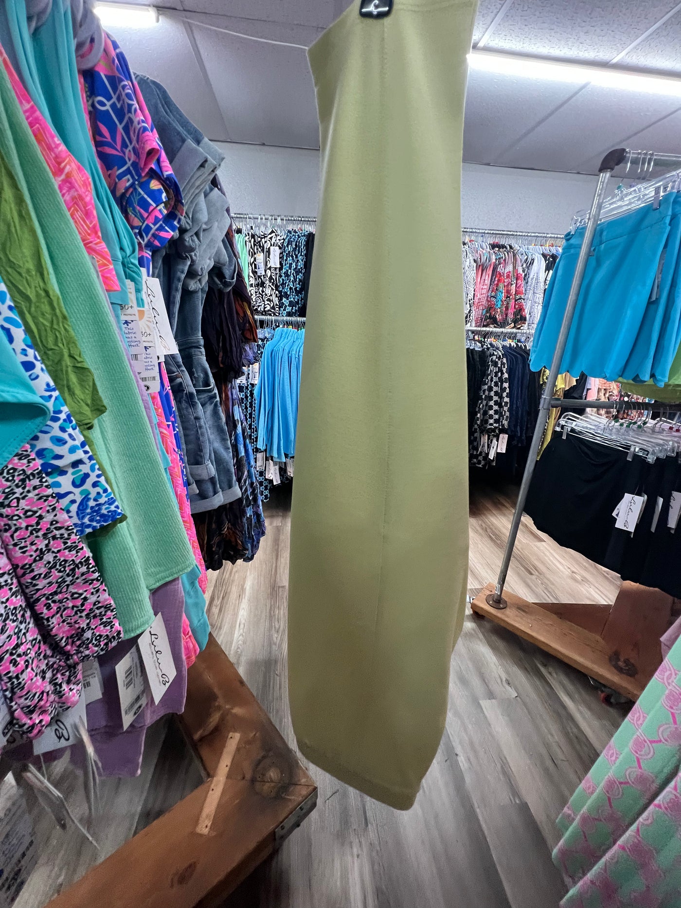 Lulu B Famous butter soft lemon capri leggings with seam