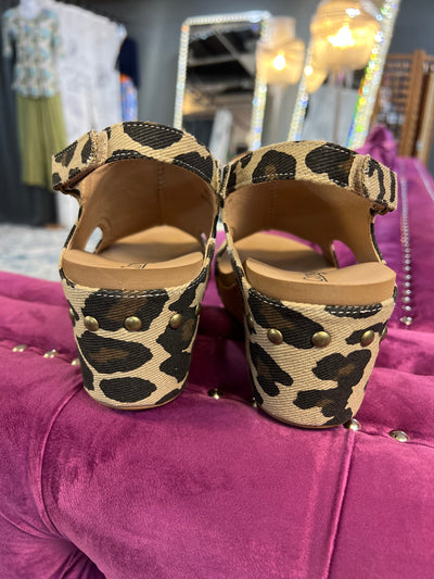 Carley Ivory Canvas Leopard