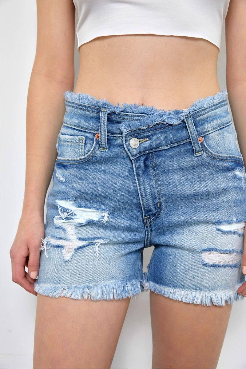 HIGH RISE CROSSOVER DENIM SHORTS: Small