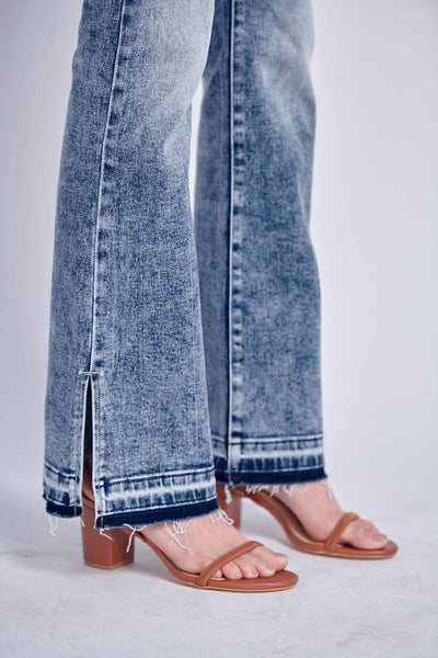 MID RISE STRETCH BOOTCUT W/ RELEASED FRAYED HEM & SLIT JEANS: 5/26