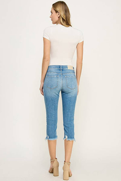 MID RISE EXPOSED BUTTON CAPRI JEANS: 9