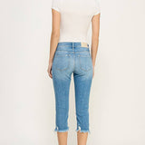 MID RISE EXPOSED BUTTON CAPRI JEANS: 7