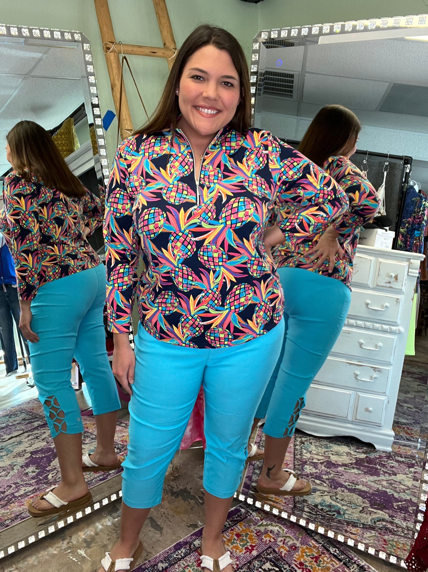 Clear Turquoise Interlock Capri