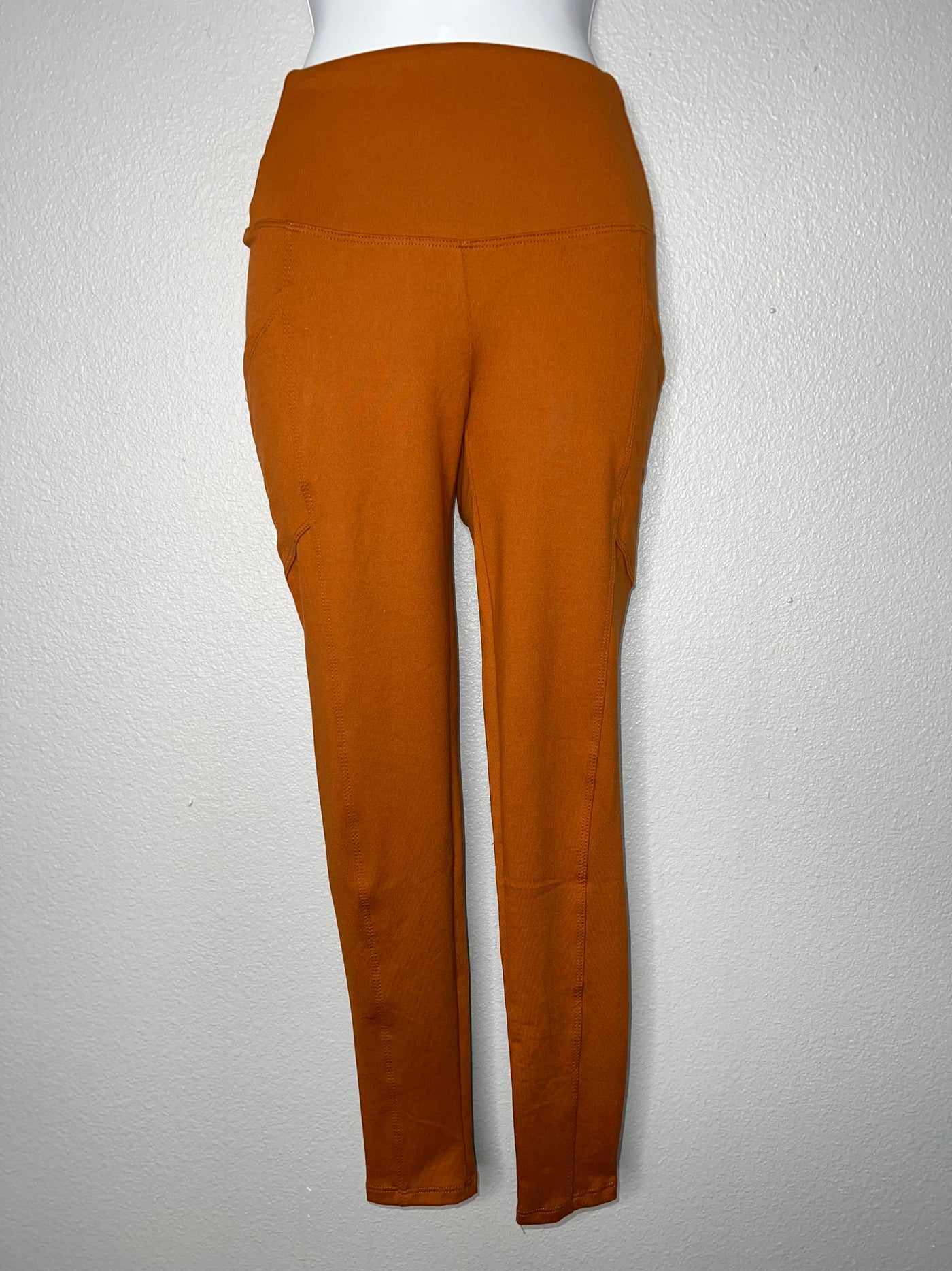 Almond Leggings with Pockets